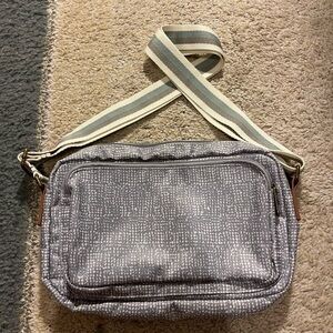 Thirty-One All Zipped Up Crossbody purse